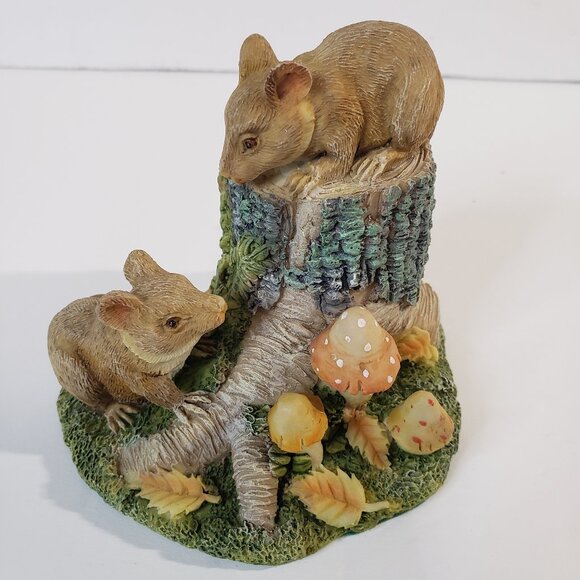 CUTE Vintage Woodland Scene Country Field Mouse with Mushrooms Figurine - Picture 1 of 5